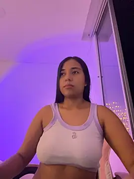 aly_nicols's cam snapshot