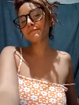 lola_mamadas's cam snapshot