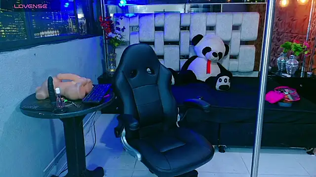 lunabustygirl's cam snapshot