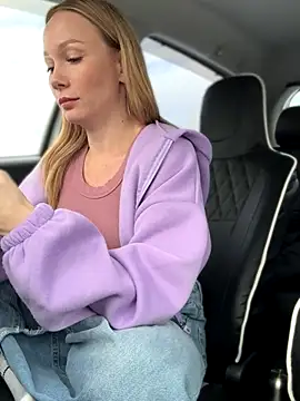 LavenderHot's cam snapshot