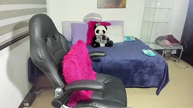 antonella4youu's cam snapshot