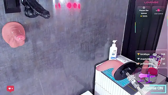 sharlotthe_bigass's cam snapshot