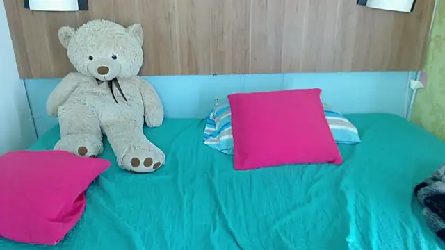 Natasha_Ferrec's cam snapshot