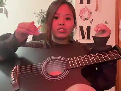 tinydaisy21's cam snapshot