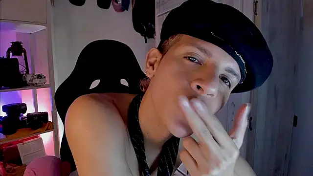 tylernova's cam snapshot