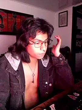 Thrash_Riff_God_93's cam snapshot