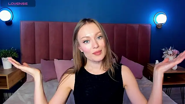 EvelynPoole's cam snapshot