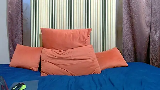 kinkyboobs12's cam snapshot