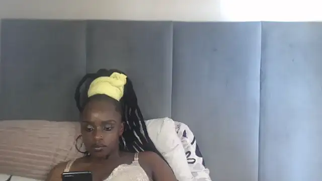 Jah-Queen's cam snapshot