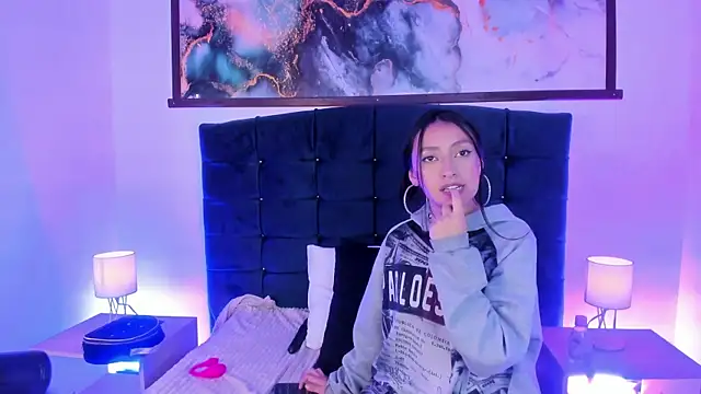 Luna_Moo_'s cam snapshot