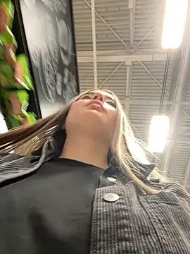 StephanieMur's cam snapshot