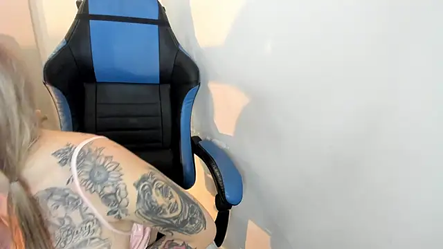 Scarbadgirl_ live sex cam