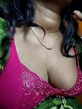 Tamilnandhini's cam snapshot