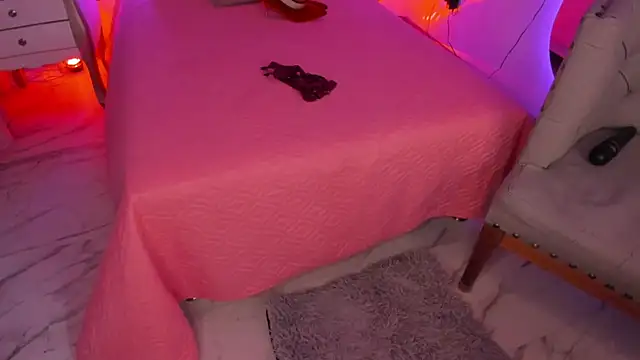 Yourwishisme_val's cam snapshot