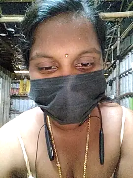 Tamildivya18's cam snapshot