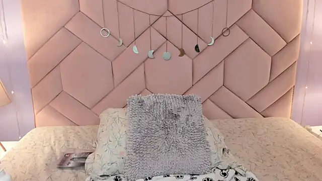 KloePrice's cam snapshot