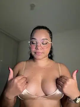 Lucy_wilson5 live sex cam