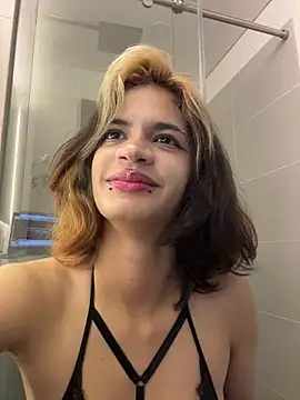 sukulaurens live sex cam