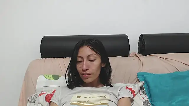 saaramiller live sex cam