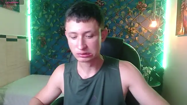 Garuo_18 live sex cam