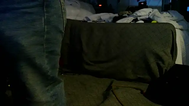 Luv2SuckBWC92 live sex cam