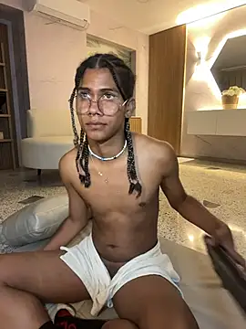 Maxim-Walker live sex cam