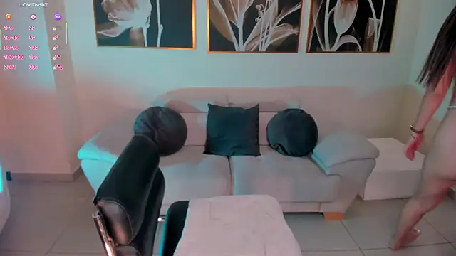 TaraLawrence live sex cam