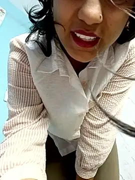 Nisha_ji18 live sex cam