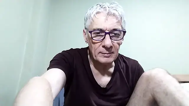 BIGUNCUTHARDCOCK live sex cam