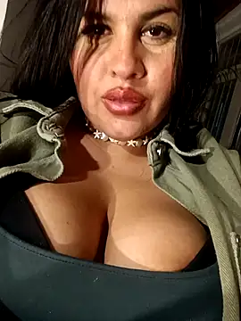 Sexylips200's cam snapshot