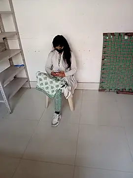 Sunita-collage's cam snapshot