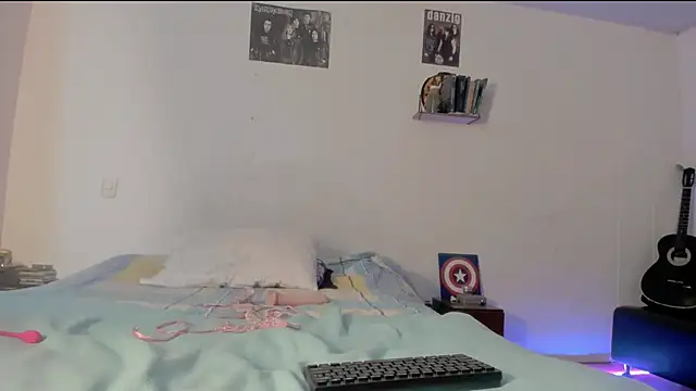 Caro_atomic's cam snapshot