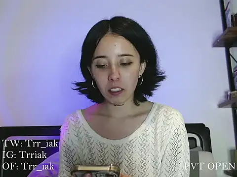 babyluna_8_8's cam snapshot