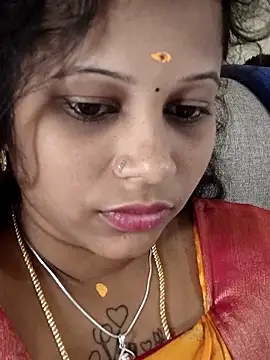 sweetqueen143 live sex cam