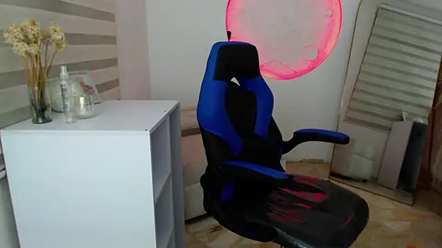 madys_hot's cam snapshot