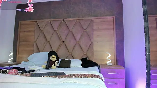 VictoriaSaenz1_'s cam snapshot