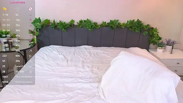 ConstanceHelms live sex cam