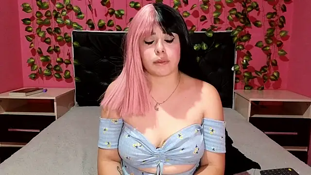 HollowLady_01's cam snapshot