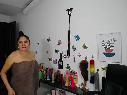 mature_bigboobs10's cam snapshot