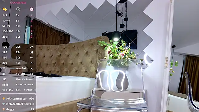 TiffanyWestX's cam snapshot