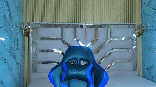 zoe_r_'s cam snapshot