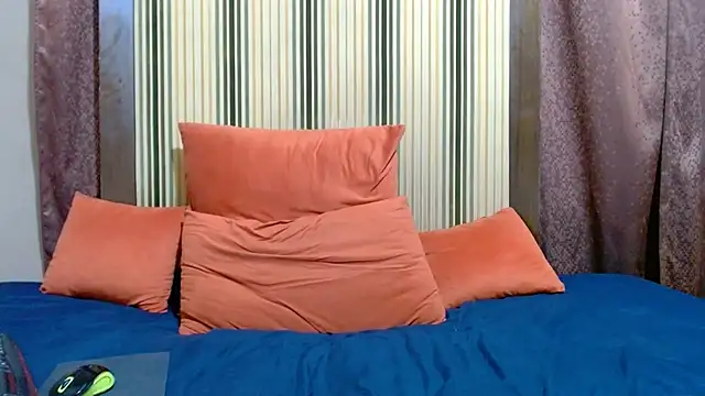 kinkyboobs12's cam snapshot