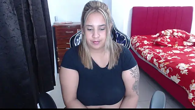 KathyHardcore69's cam snapshot