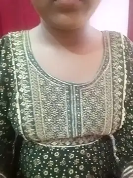 pari_rani7's cam snapshot