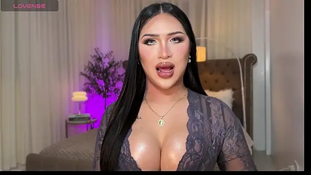 Your_Majesty_Tyra live sex cam