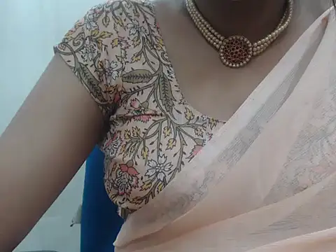 Lovely_Siri_23's cam snapshot