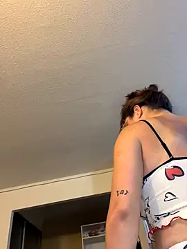 WhiteWomen's cam snapshot