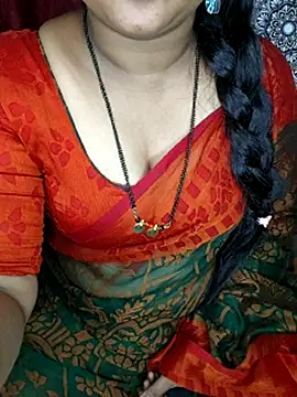 Divya_gowda_143's cam snapshot