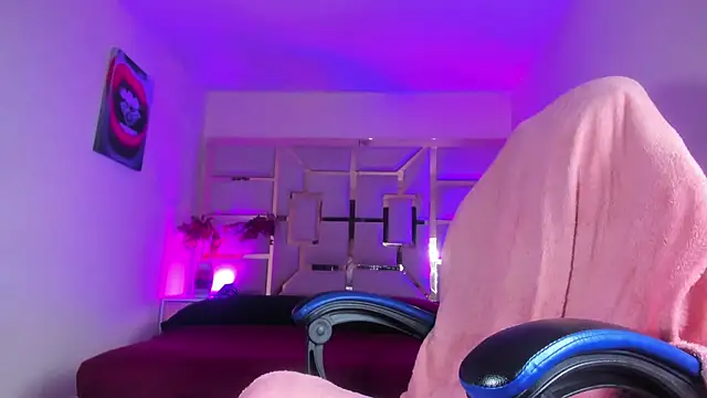 tamara_rouse1's cam snapshot