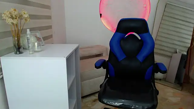 madys_hot's cam snapshot